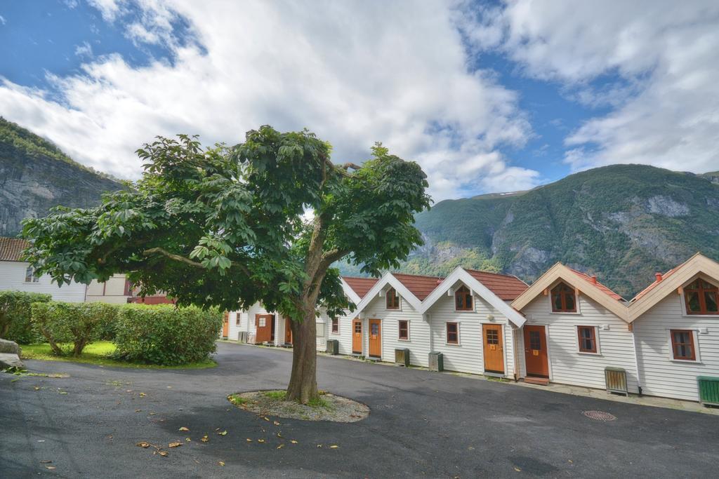 Vangsgaarden Gjestgiveri Aurland Exterior photo